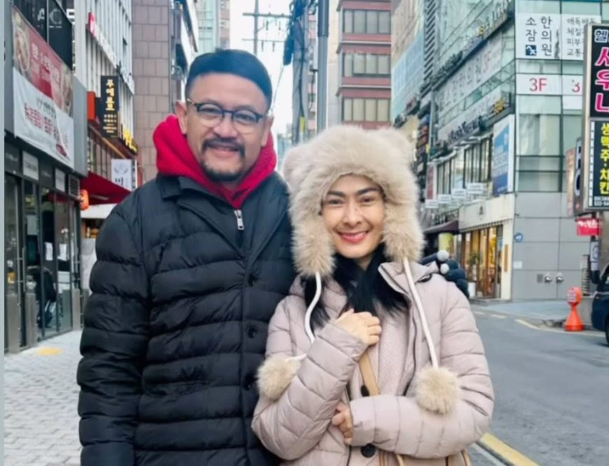Iis Dahlia Liburan Akhir Tahun ke Korea Bareng Suami
