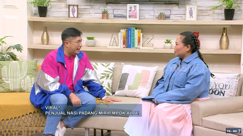 Irfan Hakim Ketemu Emi Musliatun, Penjual Nasi Padang yang Mirip Mendiang Mpok Alpa