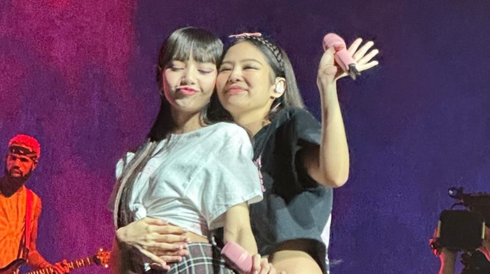 Jennie BLACKPINK Mengumpat Gegara MV Lisa 'ROCKSTAR'