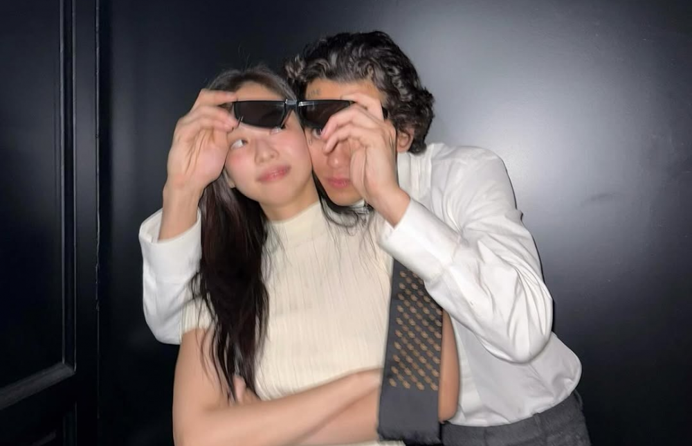 Jennie BLACKPINK Dipeluk dari Belakang sama Dominic Fike, Timbul Isu Pacaran