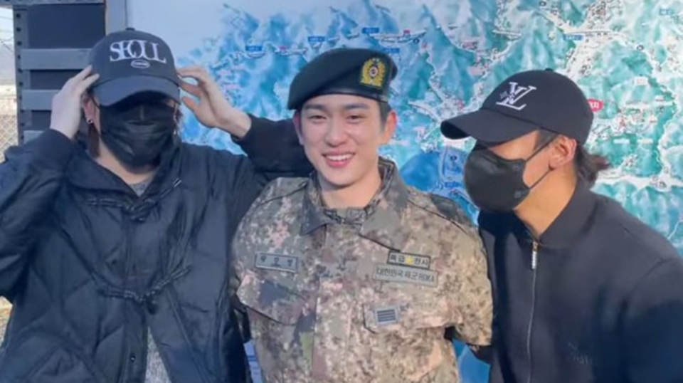 Jinyoung GOT7 Dijemput BamBam dan Yugyeom saat Selesaikan Wamil