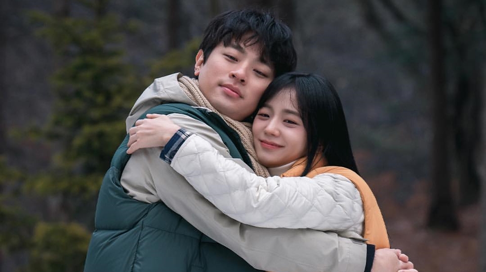 Jadi Pacar Jisoo BLACKPINK di 'Newtopia', Park Jung Min Menyesal Gak Lakukan Banyak Adegan Romantis