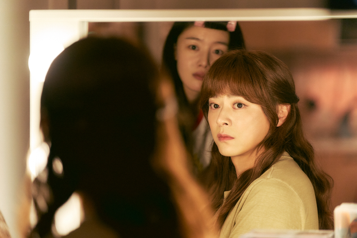 Jo Jung Suk Rela Jadi Bencong di Film Pilot, Pengorbanannya Nggak Main-Main