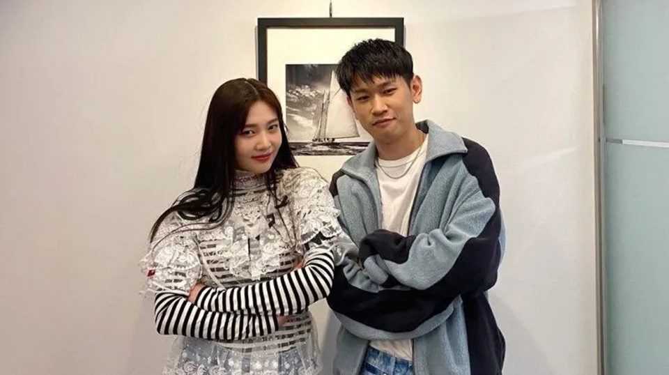 Foto Joy Red Velvet Hilang dari Instagram Crush, Putus?