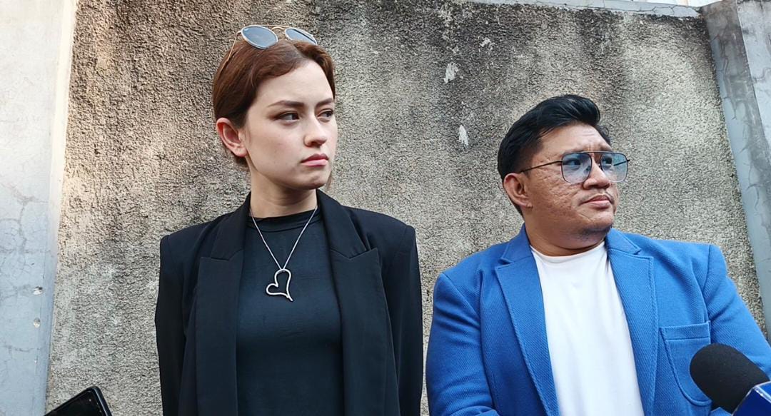 Kimberly Ryder Sayangkan Sikap Edward Akbar yang Malah Kabur saat Kena Semprot Ibunya