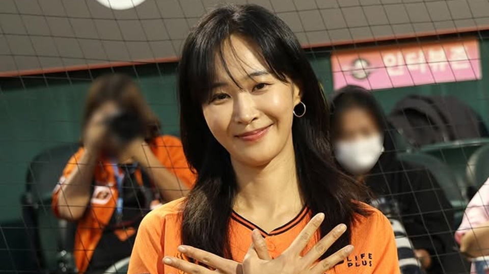 Ngeri! Kwon Yuri SNSD Terjatuh saat Berkuda Hingga Kepala Terbentur