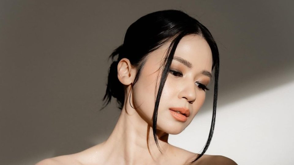 Laura Basuki Tiba-tiba Curhat Patah Hati, Ada Apa?