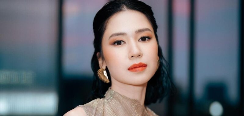 Laura Basuki Pose Centil di Kamar Mandi, Posisi Sampo Dibalik Jadi Sorotan Netizen