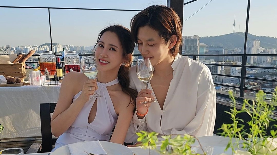 Lee Da Hae Berurai Air Mata Ungkap Alasan Dirinya dan SE7EN Belum Punya Anak