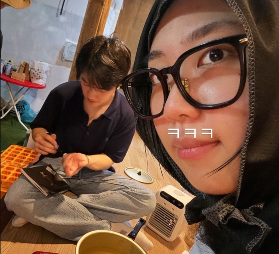 Ketemu Doh Kyung Soo Lagi, Lee Young Ji Masih Panik Seperti di MV 'Small Girl'