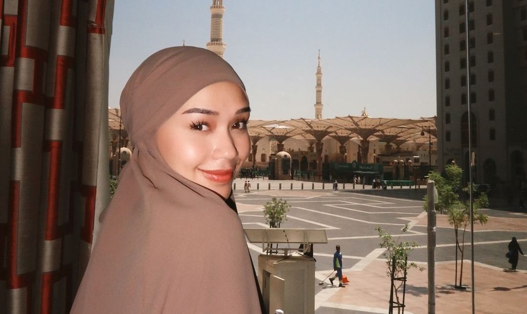 Bawa Rokok Elektrik Saat Umrah Diteriaki Haram, Lula Lahfah Sedih