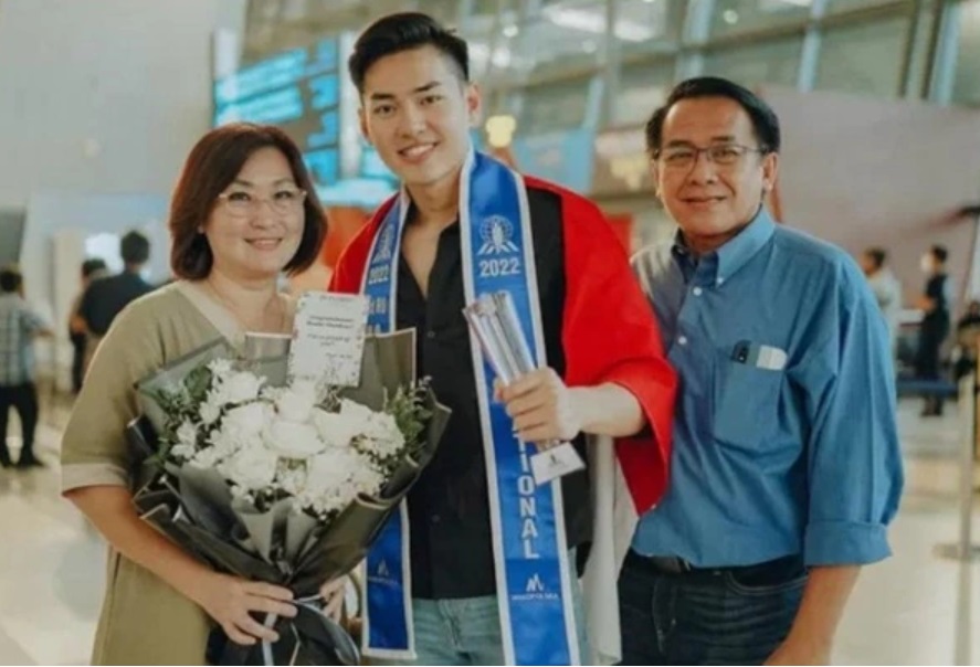 Foto Calon Ibu Mertua Nikita Mirzani, Cantik dan Awet Muda!