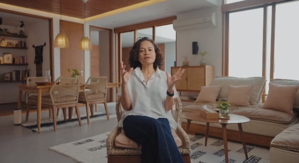 Rumah Mewah Mira Lesmana, Padukan Unsur Tanaman dan Furniture Etnik