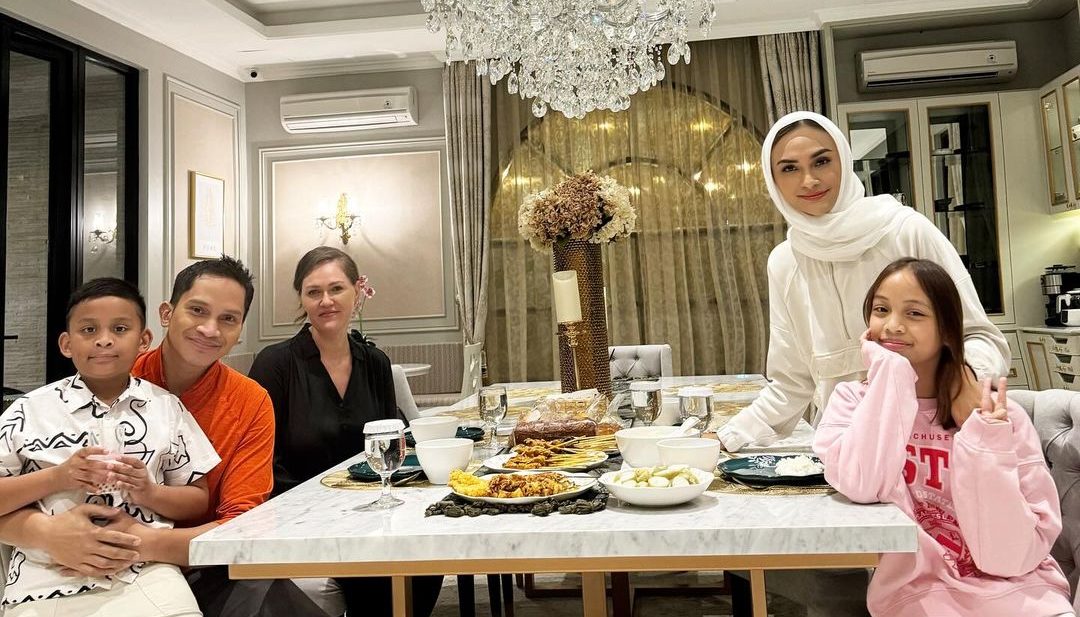 Putri Zulhas Nikah, Nasib Mantan Suami Jadi Sorotan