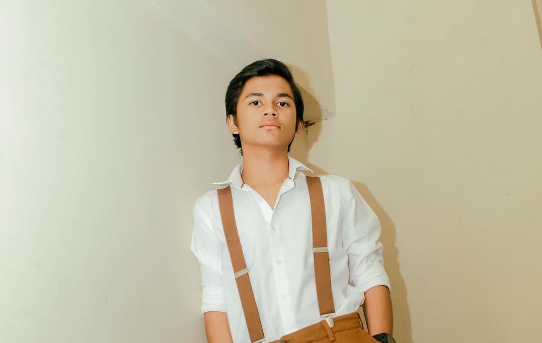 Muzakki Ramdhan Pamer Foto Bareng Laura Basuki, Tinggi Mantan Aktor Cilik Ini Jadi Perhatian