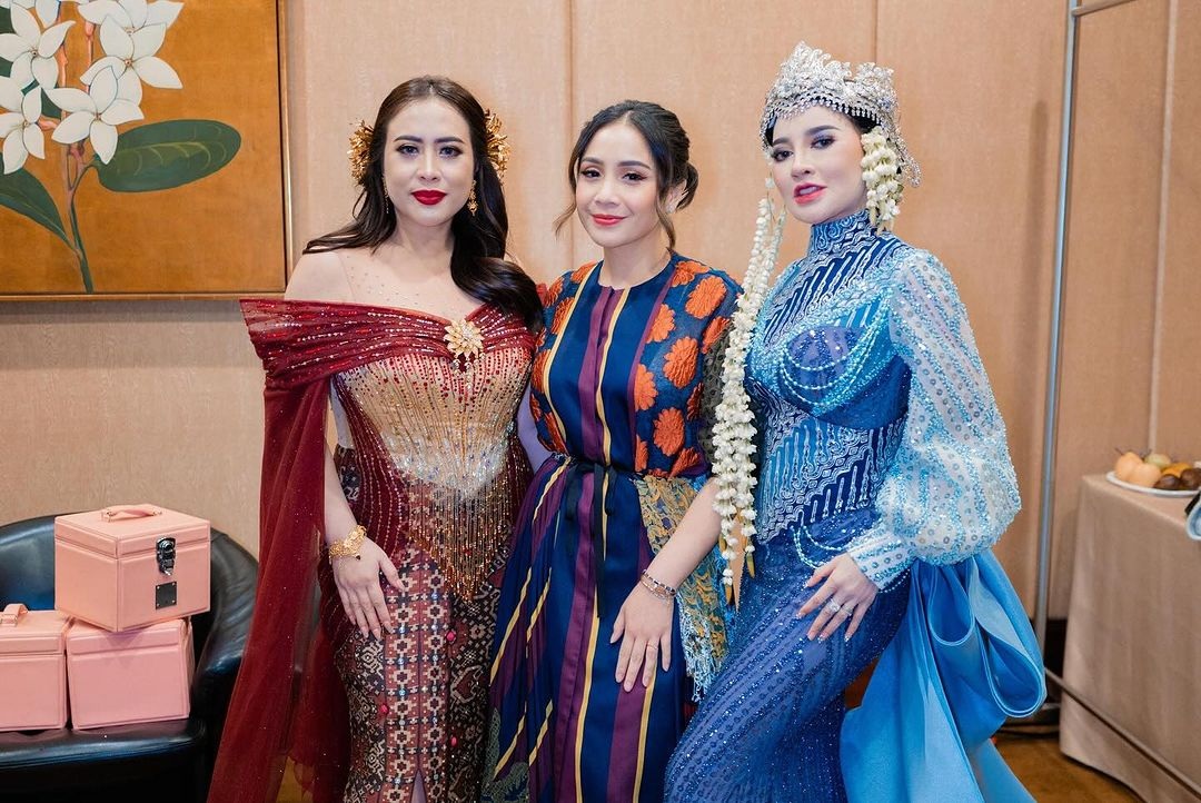 Bernuansa Etnik, Gaun Nagita Slavina di Acara Ultah MS Glow Seharga Rp53 Juta