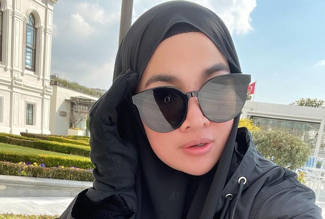 Istri Pengusaha Batu Bara, Nursam Jhonlin Pamer Bawa Tas Hermes Rp 597 Juta di Acara Nikahan