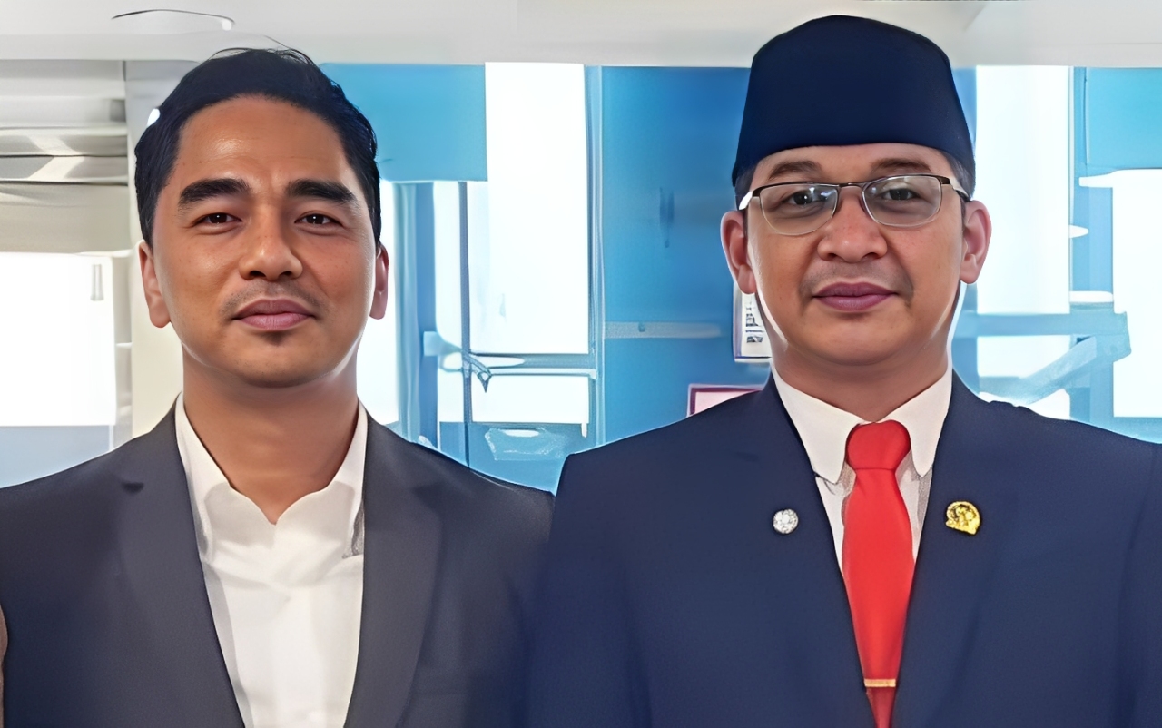 Pasha Ungu Pamer Foto AI Enda, Anggota DPR RI Sebut sang Gitaris Mirip Wendi Cagur!