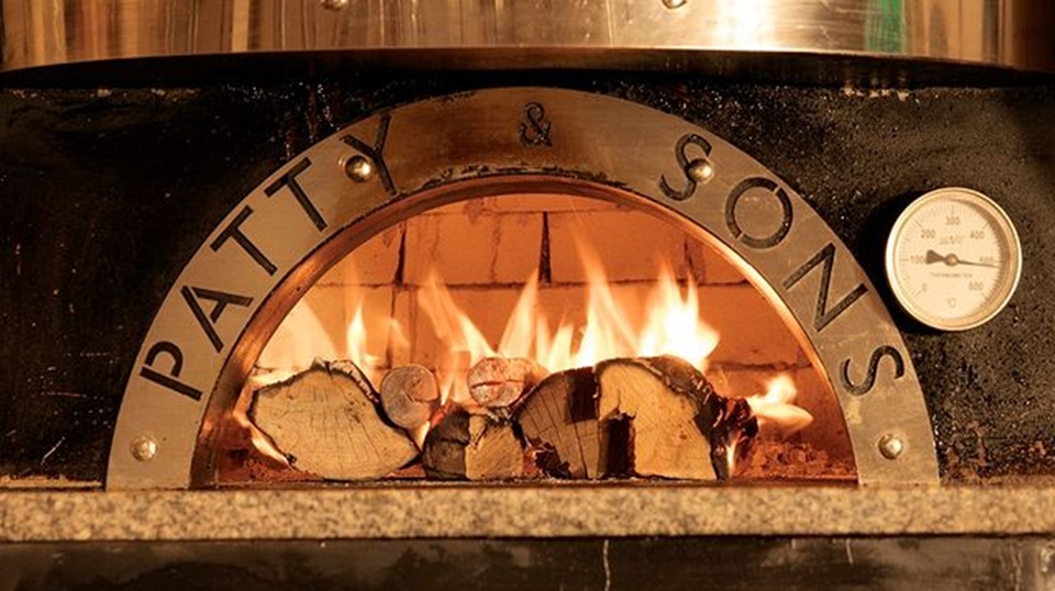 Patty & Sons di Ashta District 8, Lokasi Terbaru Arisan Geng Cendol