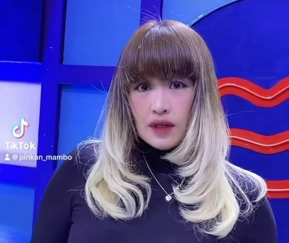 Pinkan Mambo Klaim Dia Jual Donat Cair saat Disebut Mirip Odading