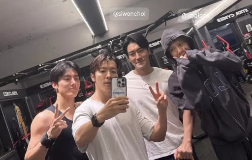 Donghae Pamer Foto Nge-Gym Bareng Siwon dan Idol Lain, Tepis Isu Renggang?