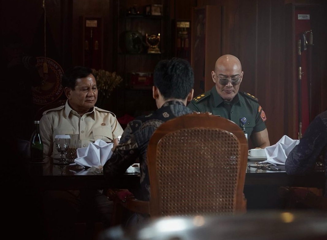 Momen Prabowo Subianto Ledek Kepala Plontos Deddy Corbuzier di Istora Senayan: Silau!