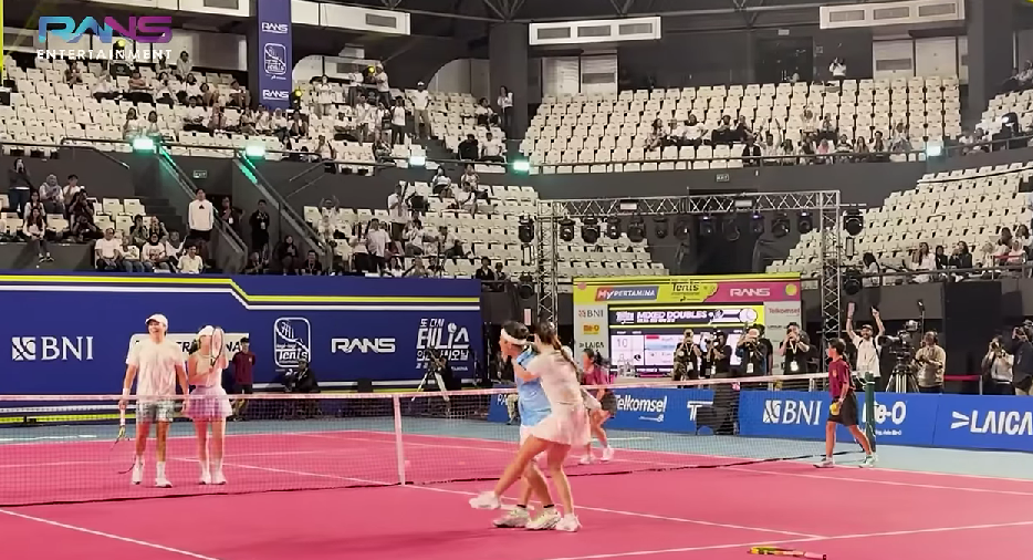 Raffi Ahmad Komentari Pelukannya sama Nia Ramadhani usai Viral