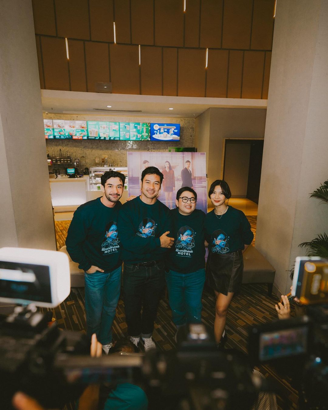 Nggak Nyangka Sheila Dara Alami Kesulitan Syuting Bareng Laura Basuki, Kok Bisa?