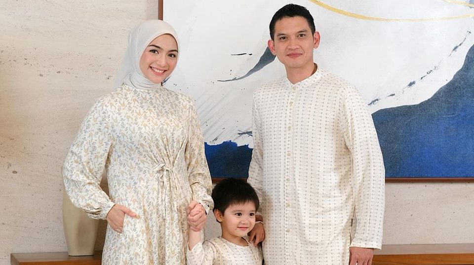 Rezky Adhitya Galau Anak Lagi Nempel-Nempelnya di Tengah Kabar Citra Kirana Hamil