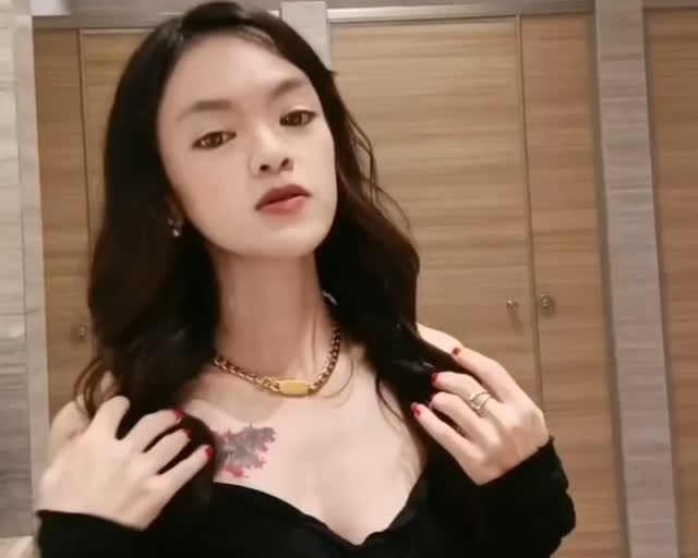 Profil Riri Febriana Pindah Agama Dibaptis dan Kini Lesbian Nikah dengan Sesama Wanita