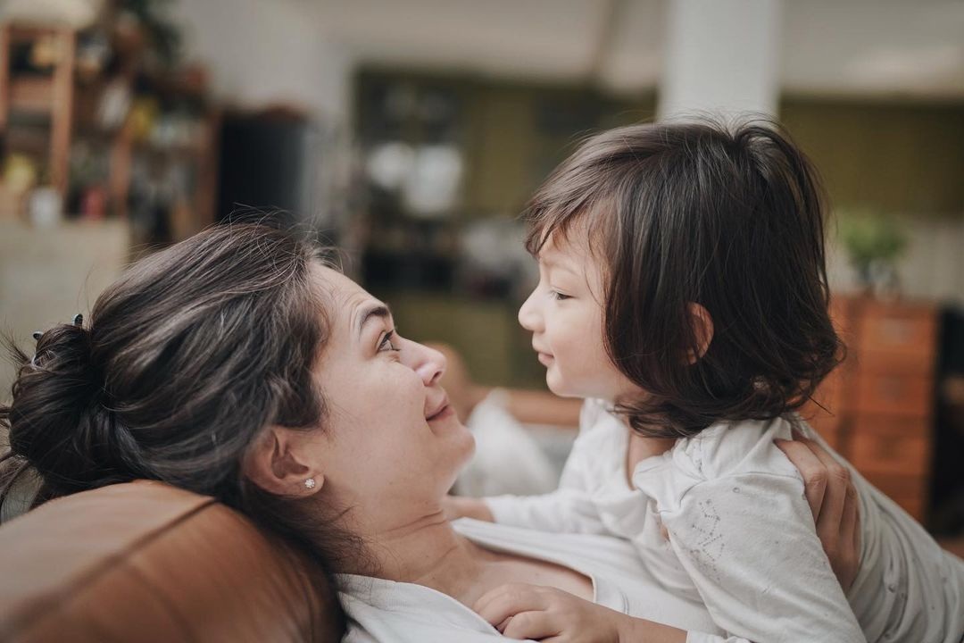 Bisa Dicoba Nih Moms, Cara Sukses Sabai Morscheck Kasih MPASI