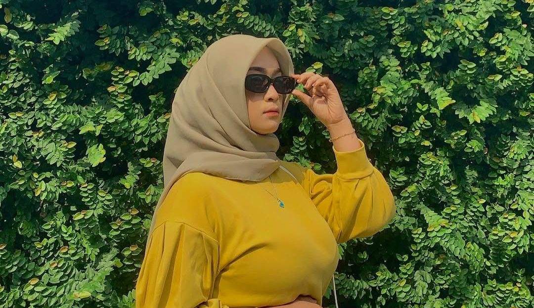 Profil Bu Guru Salsa, Viral Gegara Video Dewasa Lima Menit