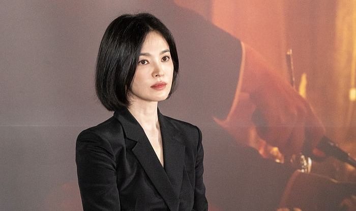 Song Hye Kyo Belajar Merokok Hanya Untuk Peran Biarawati di 'Dark Nuns'