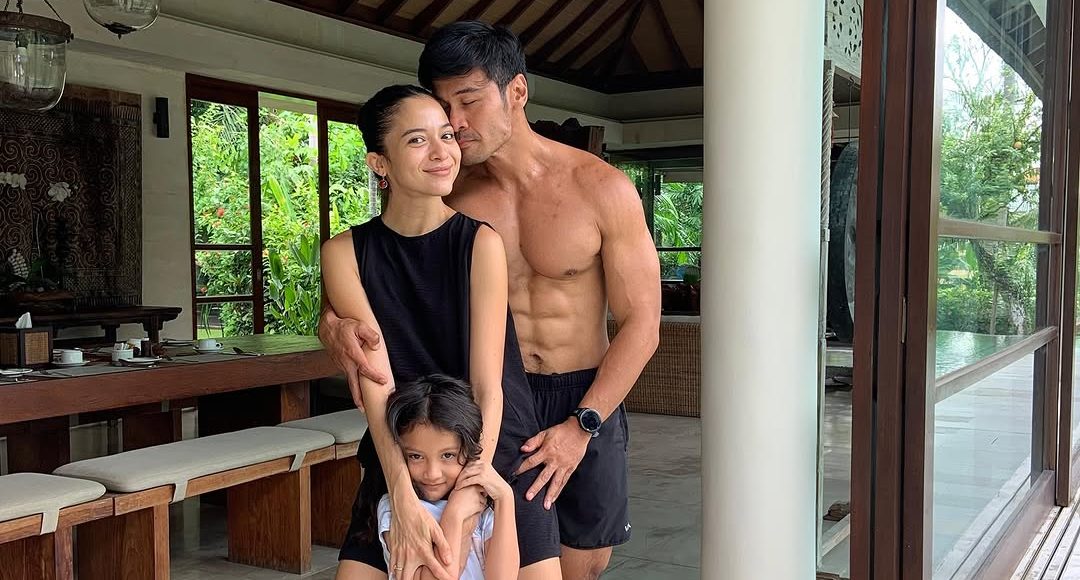 Chicco Jerikho Balas Menohok Komentar Netizen Inginkan Lebih Banyak Postingan Istri-Anak