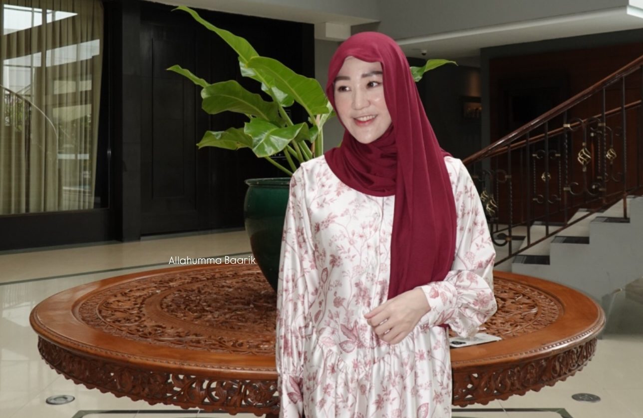 Larissa Chou Rayakan Imlek Bareng Keluarga Meski Beda Agama