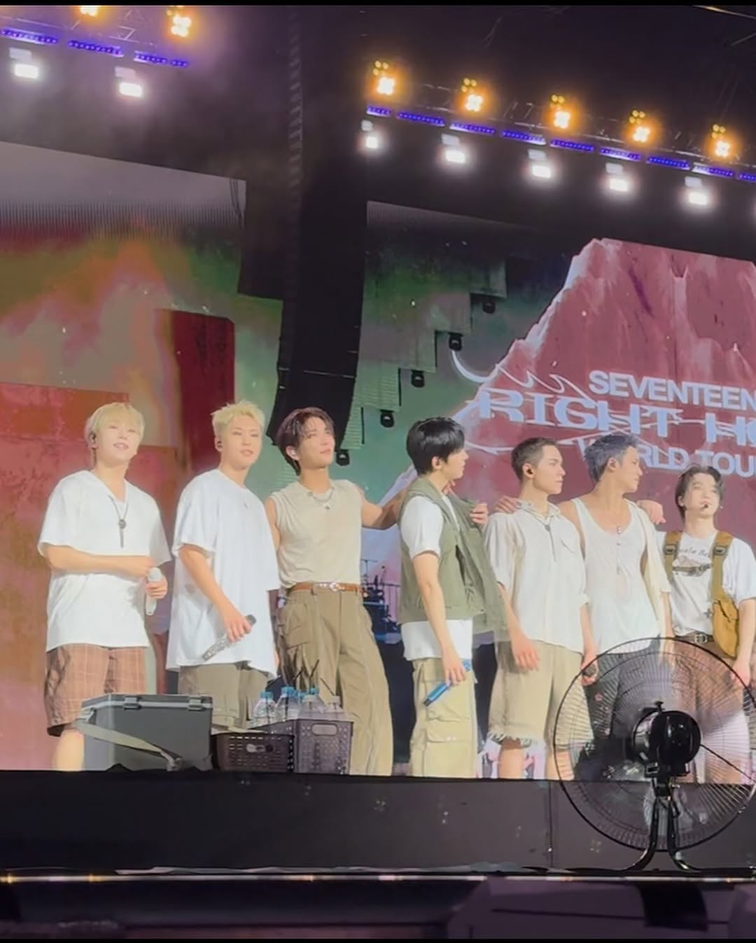 Ayu Ting Ting Dirujak Fans SEVENTEEN, Diduga Dapet Tiket dari Ordal?