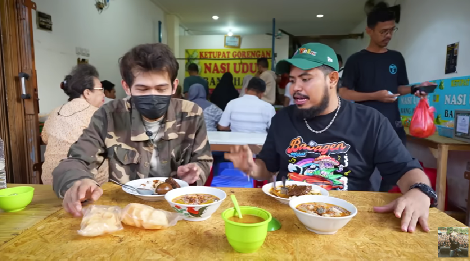 Cobain Ketupat Gorengan Bang Hasan, Direview Rigen Rakelna Viral di TikTok