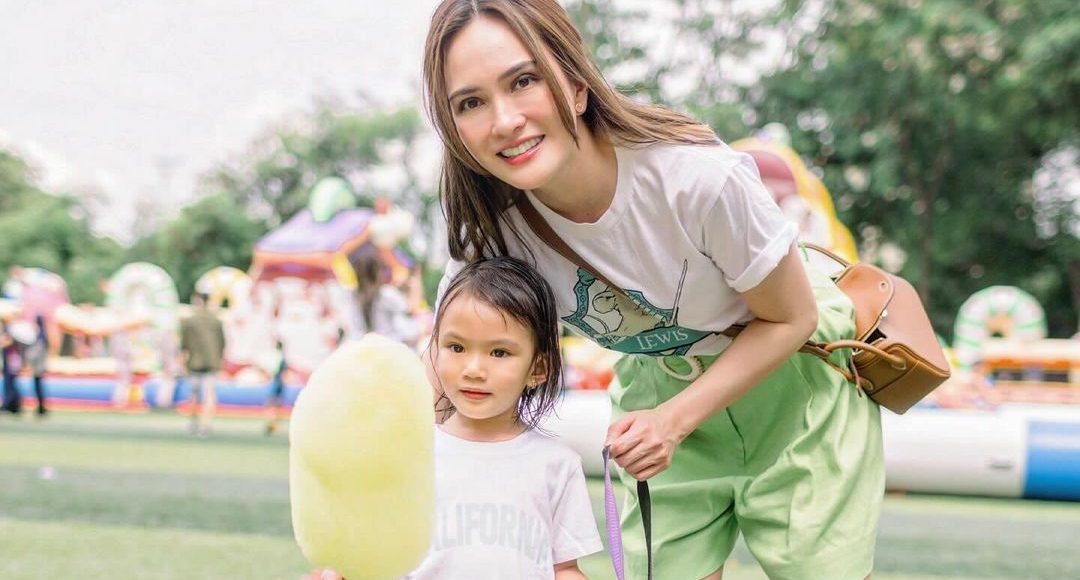 Shandy Aulia Tenteng Tas Hermes Rp 1,2 Miliar Saat Liburan Bareng Claire ke Korea