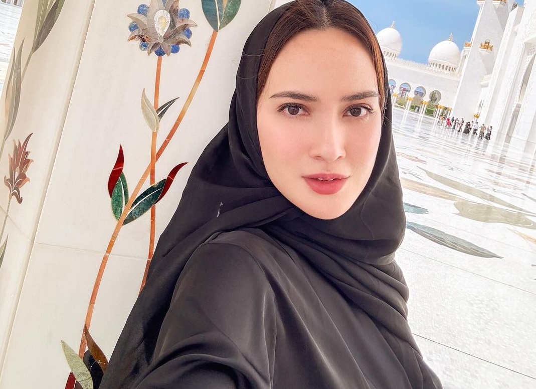 Shandy Aulia Cicipi Brownies 24 Karat, Dibanderol 20 Kali Lipat Dari Harga Toko