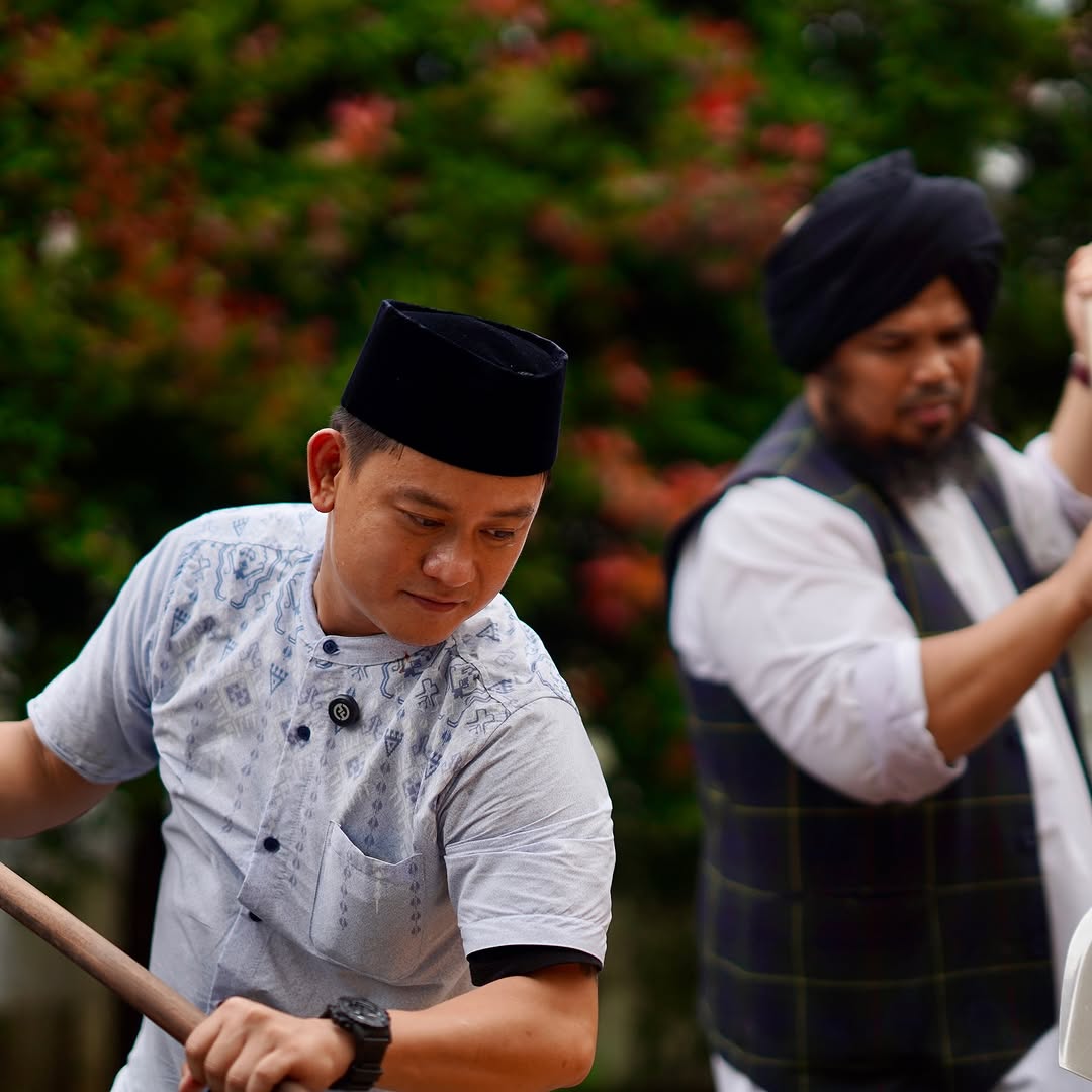 Chef Bobon Santoso bersama Derry Sulaiman. [Instagram]