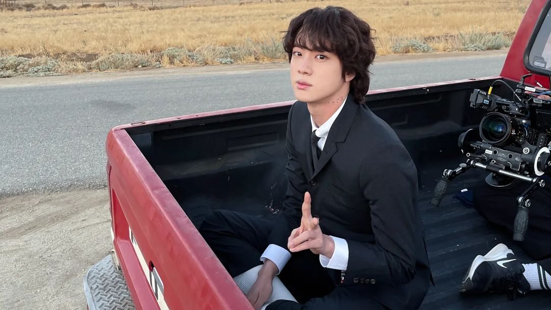 Bighit Music Larang Army Sambut Langsung Jin BTS di Tempat Wamil