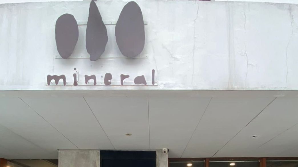 Mineral Cafe, Tempat Ngopi Bergaya Industrial Rustic Punya Natasha Rizky