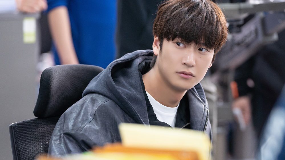 Na In Woo Mulai Wajib Militer Bulan Depan