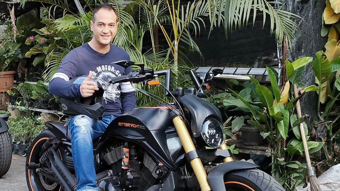 Pedangdut Givri Taj Dirumorkan Dekat dengan Ferry Irawan, Dudanya Venna Melinda