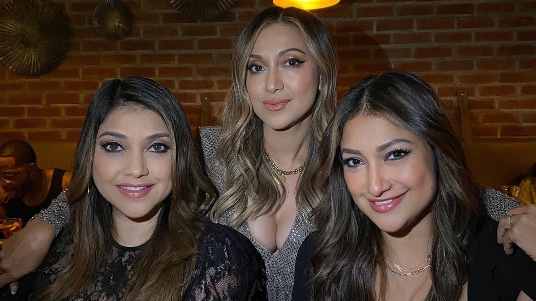 Sarah Azhari dan 7 Saudaranya Tetap Saling Dukung Meski Terpisah Benua