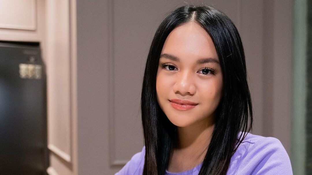 Neona Ayu Dihujat Cuma karena Cicipi Jajanan SD