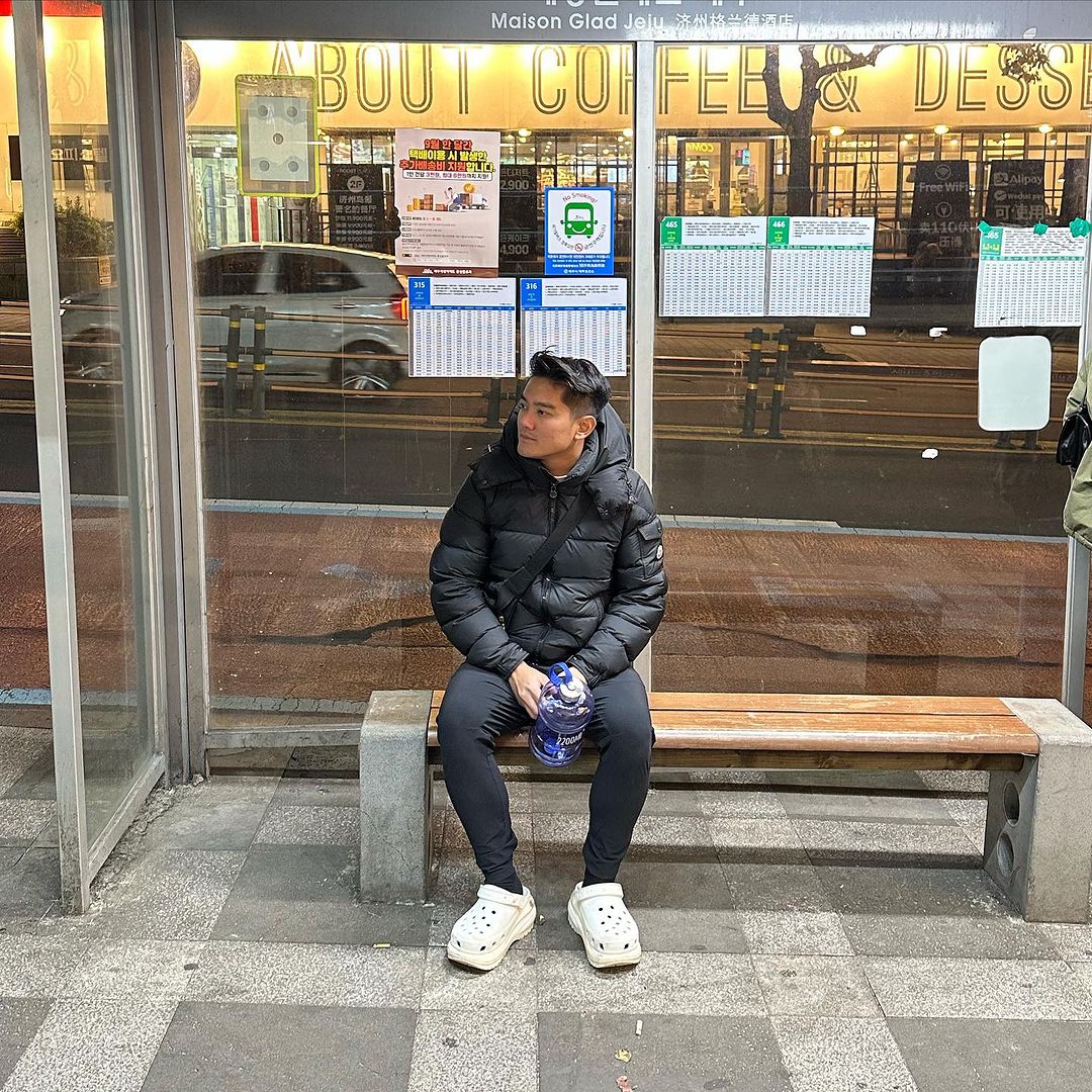 Boy William Dianggap Jorok saat Cicipi Jajanan Kaki Lima Vietnam