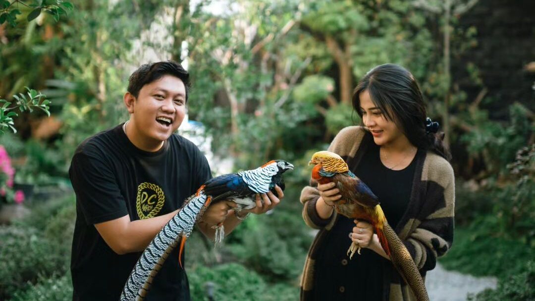 Bella Bonita dan Denny Caknan Foto Maternity di Kebun, Banjir Pujian