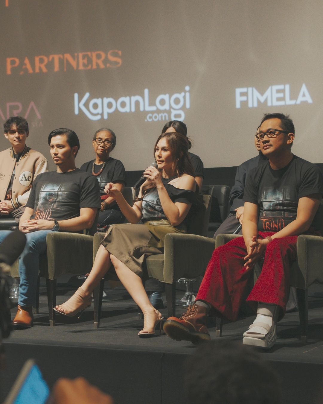 Wulan Guritno Protes Jadi Hantu di Film Hanung Bramantyo