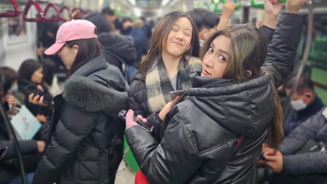 Nafa Urbach Liburan Bareng Zack Lee dan Anak ke Korea Selatan